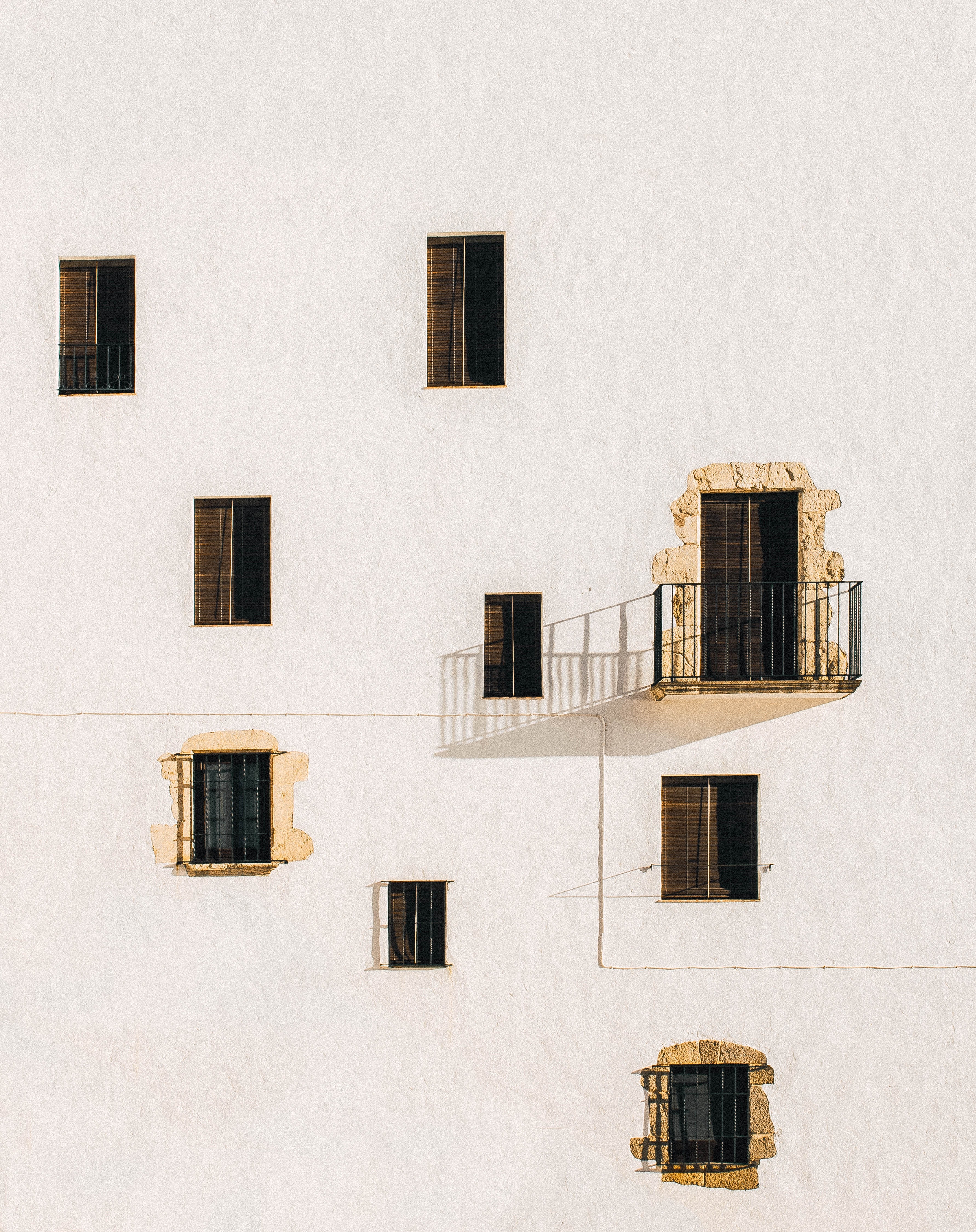 white-painted-wall-3499125